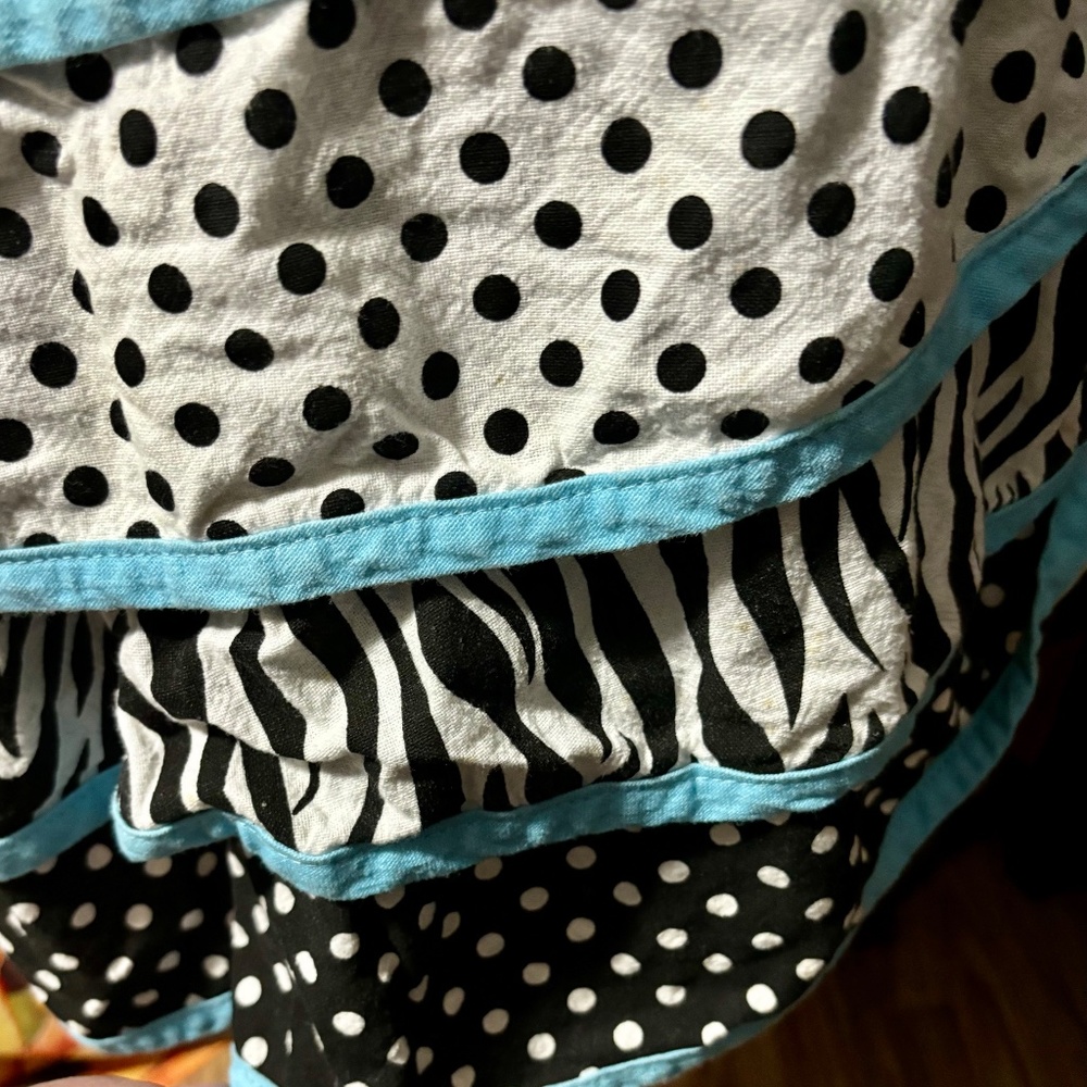 Handmade Apron - Picture 3 of 5